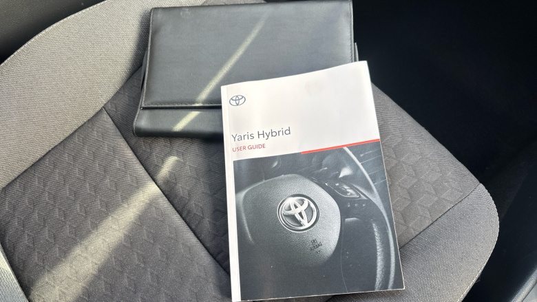 Toyota Yaris 1.5 Hybrid Design 5dr CVT Hybrid Hatchback